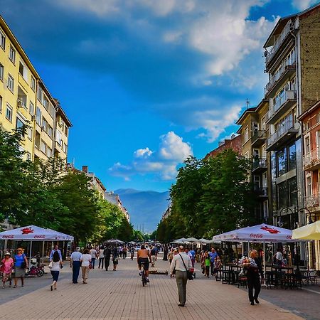 10 Seconds Away From The Main Street, Free Secured Parking Apartment Sofia Luaran gambar